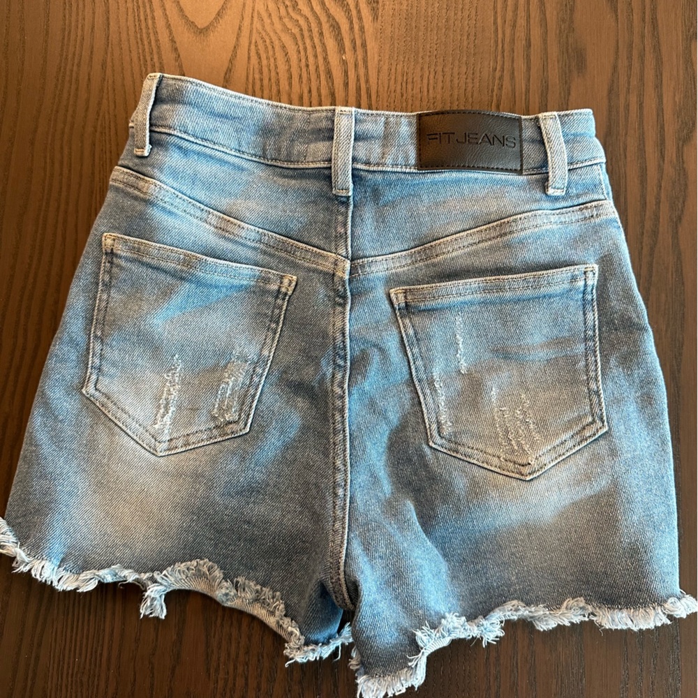 fit jeans ripped shorts